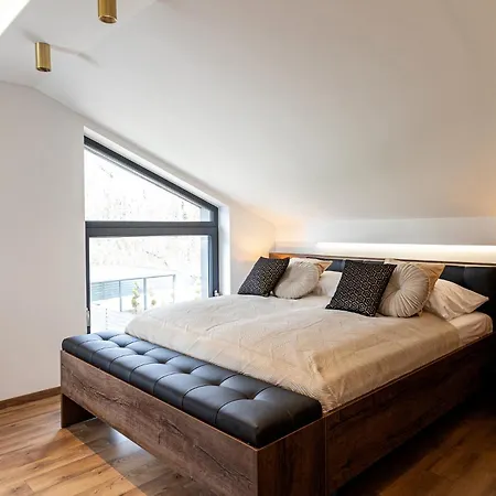 V1-Medence Villa