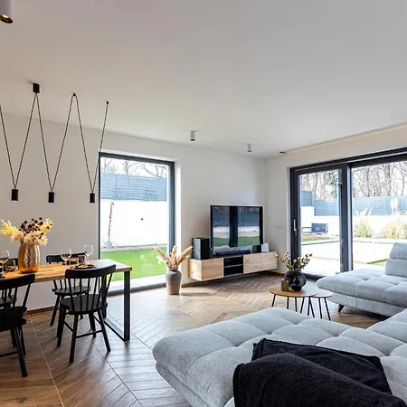 V1-Medence Villa Balatonalmádi